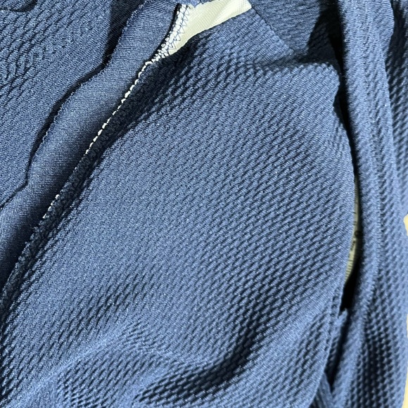 3/$30 New seersucker one shoulder two piece scalloped edges - Picture 7 of 10